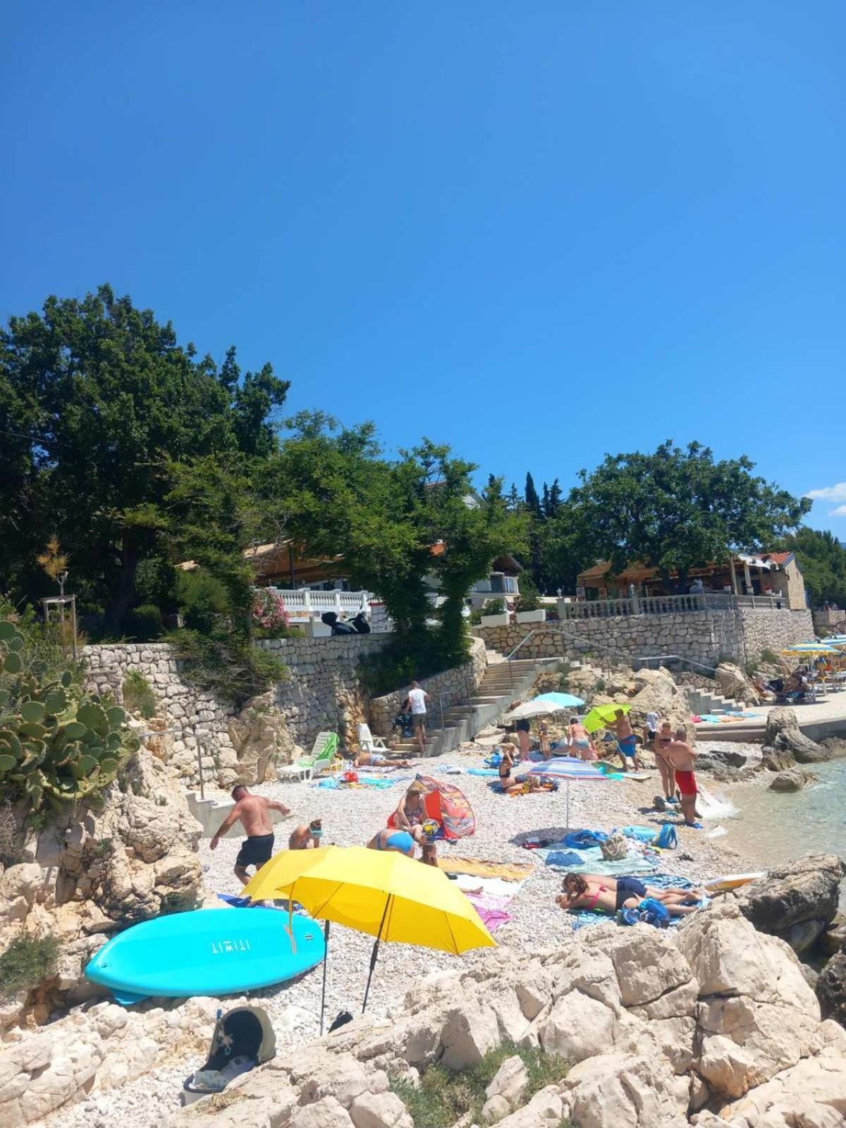 Apartments Maricic 200 Meters From The Beach Novi Vinodolski Exterior photo