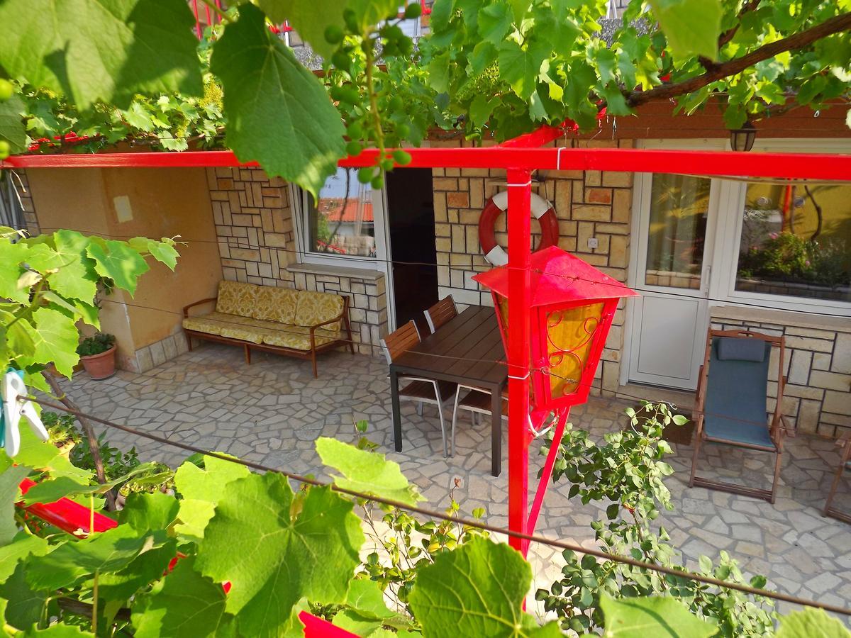 Apartments Maricic 200 Meters From The Beach Novi Vinodolski Exterior photo