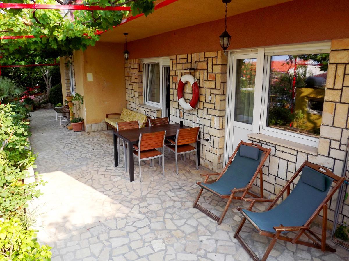 Apartments Maricic 200 Meters From The Beach Novi Vinodolski Exterior photo