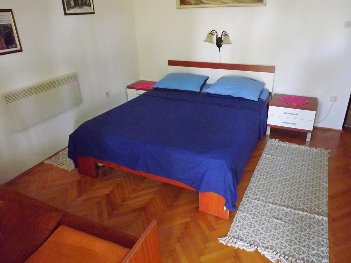 Apartments Maricic 200 Meters From The Beach Novi Vinodolski Exterior photo