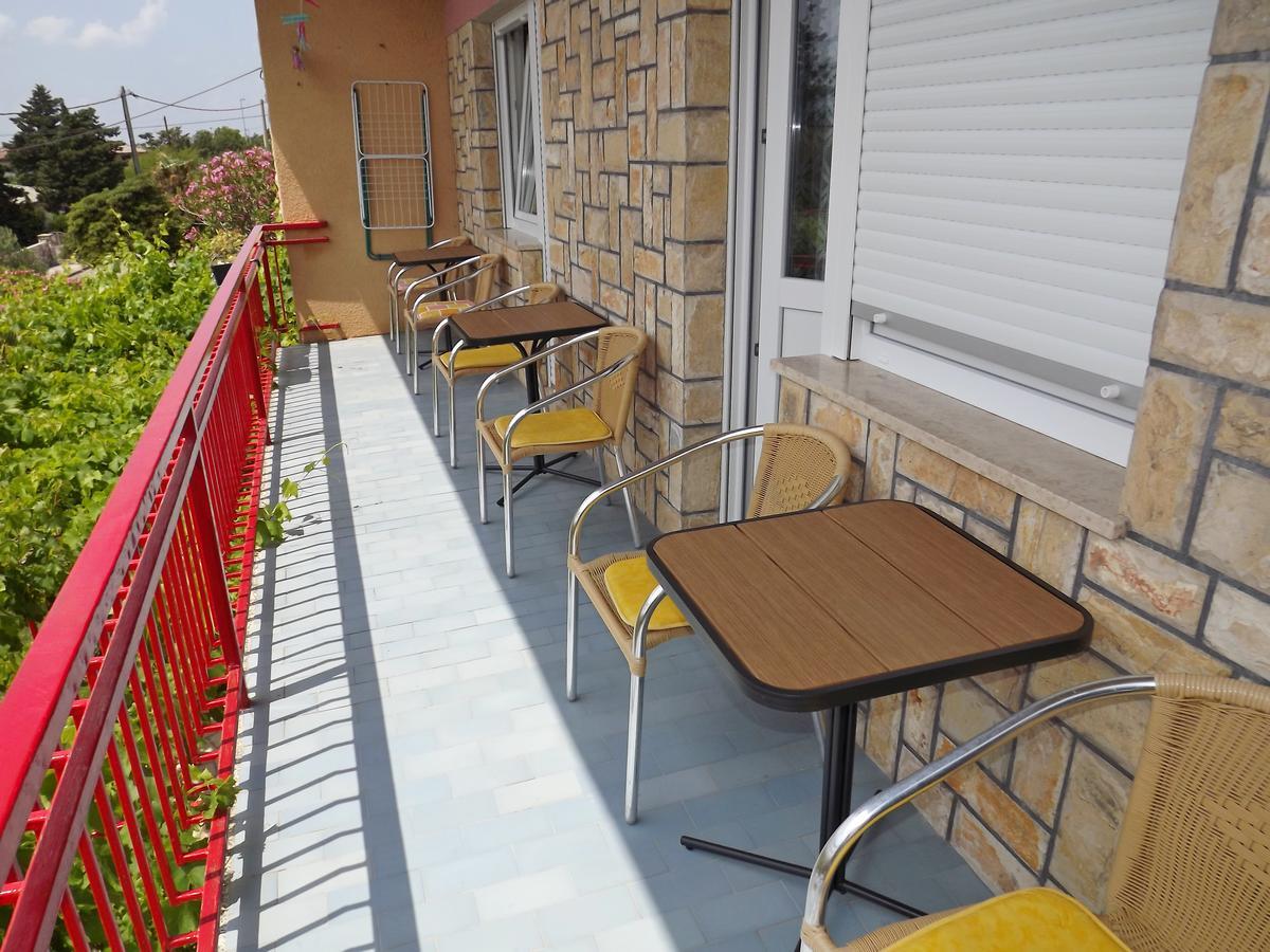 Apartments Maricic 200 Meters From The Beach Novi Vinodolski Exterior photo