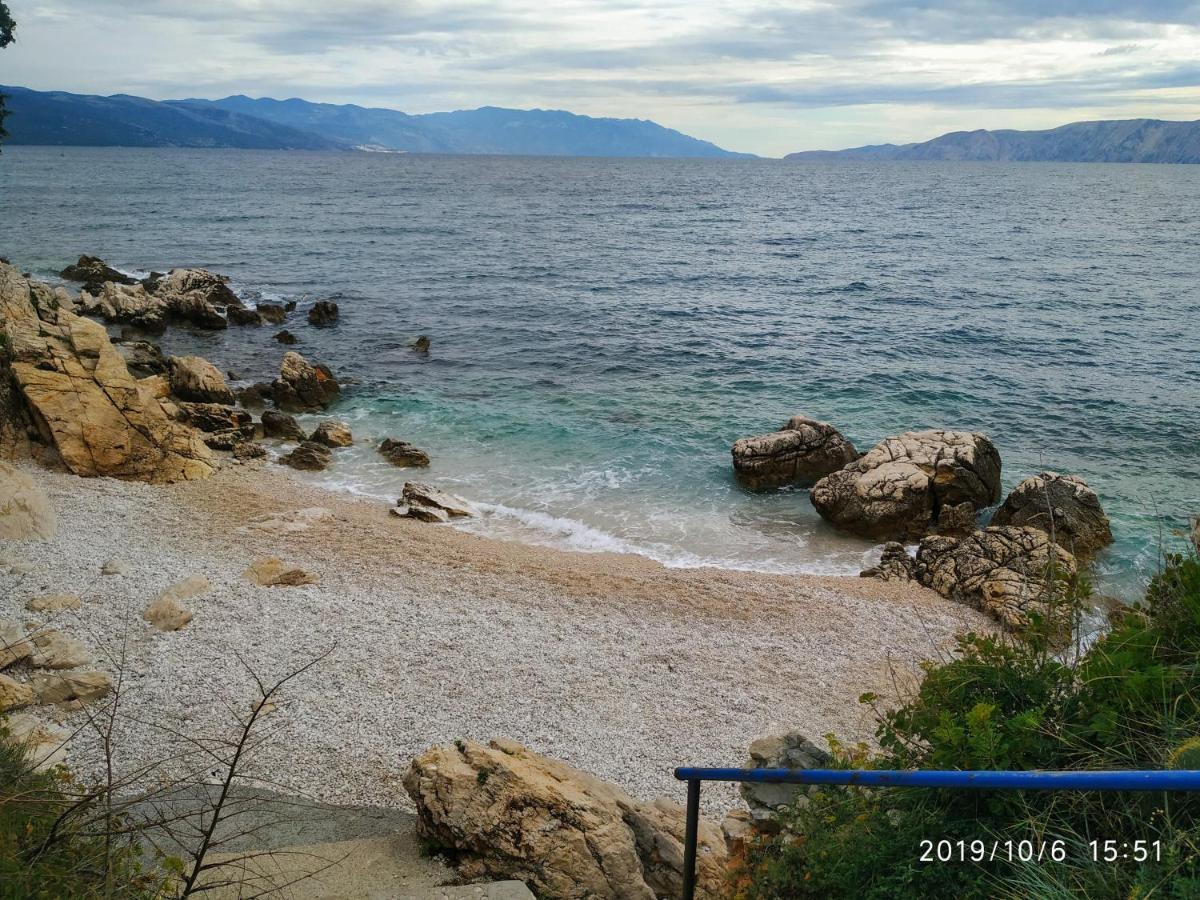 Apartments Maricic 200 Meters From The Beach Novi Vinodolski Exterior photo