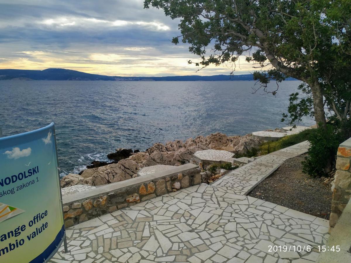 Apartments Maricic 200 Meters From The Beach Novi Vinodolski Exterior photo
